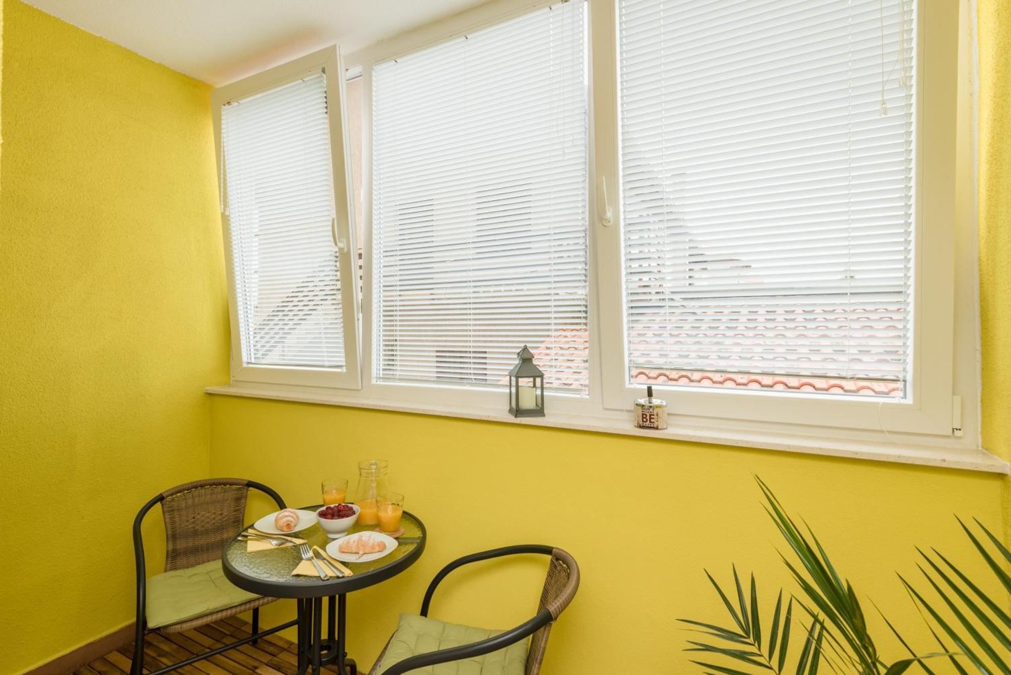 Angelina Free Public Parking Apartment *